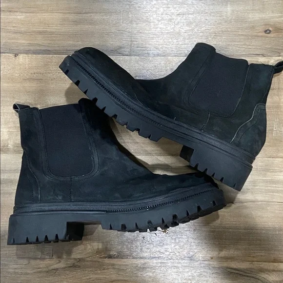 Black Chunky Chelsea Boots - Picture 2 of 8